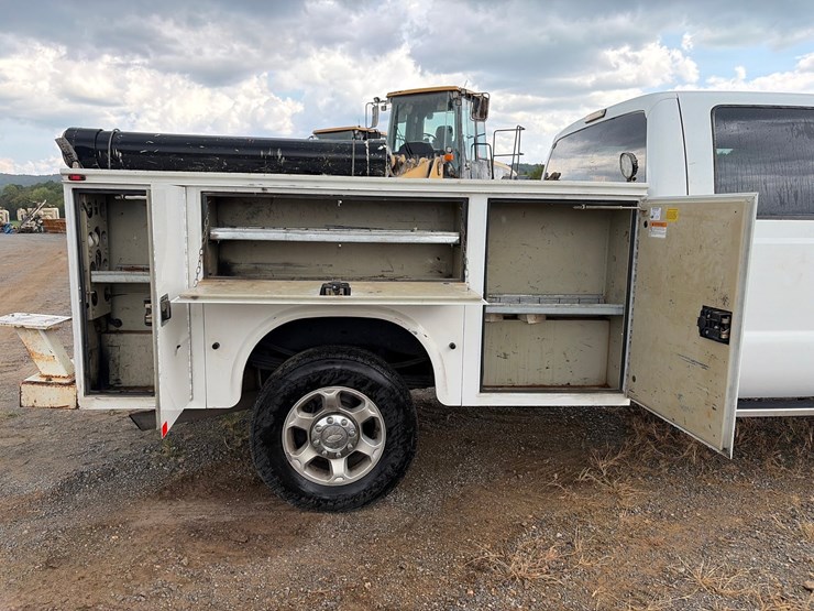 2013-ford-f350-image-32