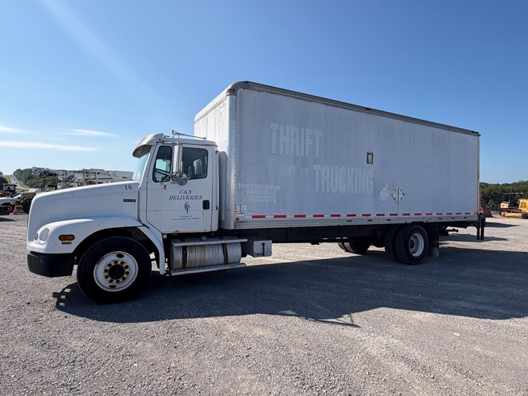 1997-freightliner-fl112-image-1