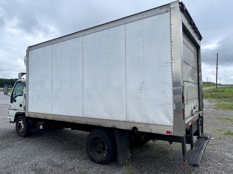 #230-•-2007-isuzu-refrigerated-16’-box-truck-image-5