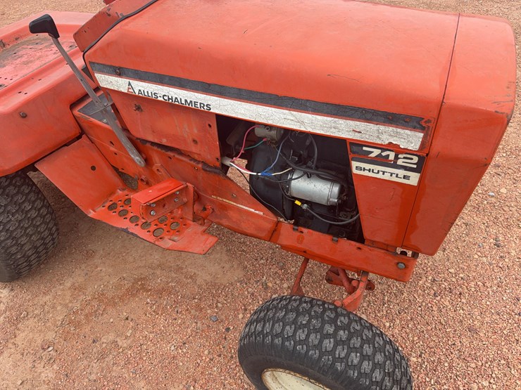 allis-chalmers-712-lawn-tractor-image-10