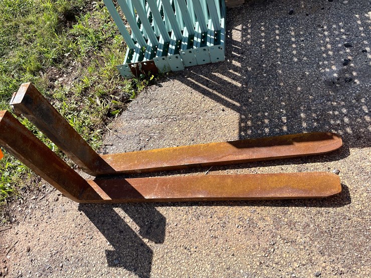 #9012-•-pair-of-forklift-forks-(shed)-image-1