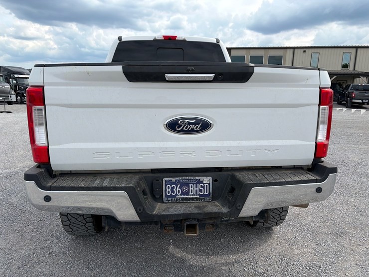 2017-ford-f250-lariat-image-6
