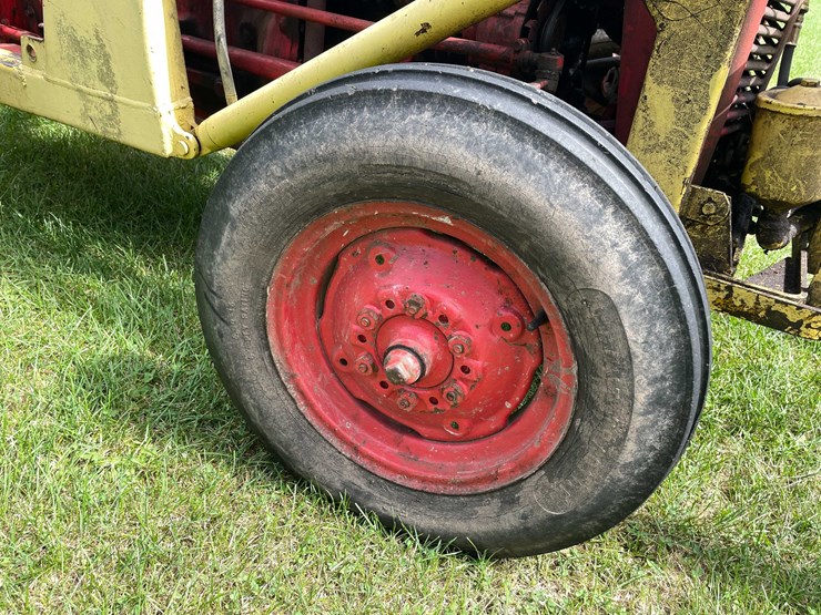 #1607-•-ferguson-tractor-image-12
