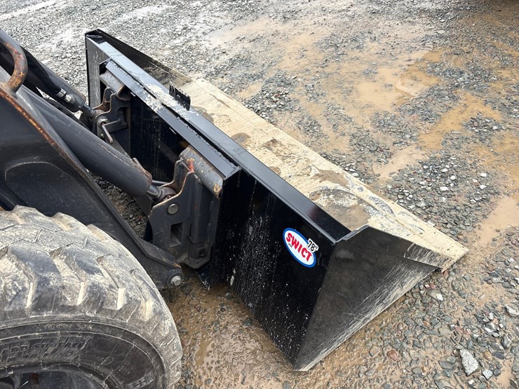 2019-new-holland-l228-image-39