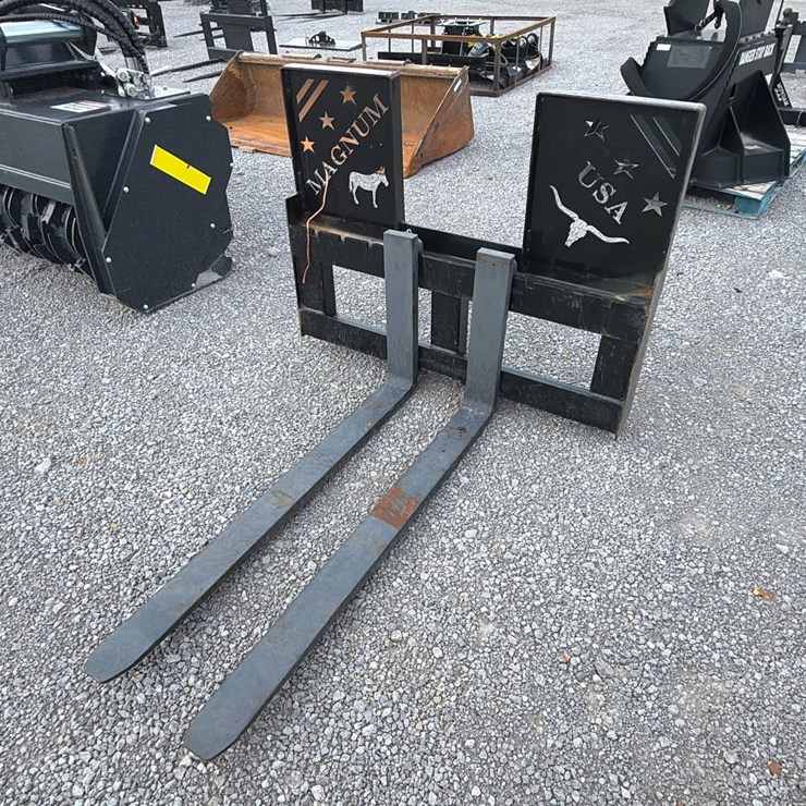 #419 • MAGNUM USA PALLET FORKS