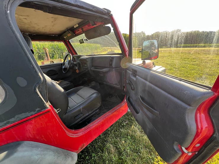 1999-jeep-wrangler-image-23