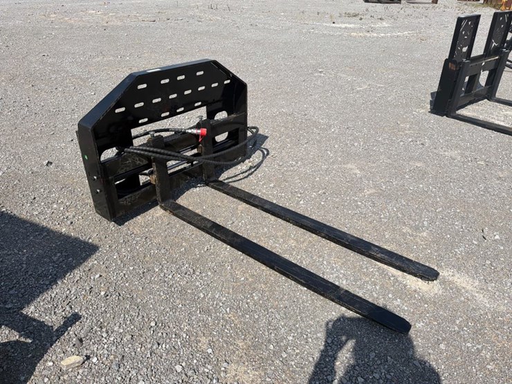 #406-•-60"-hyd-adjustable-pallet-forks-image-2