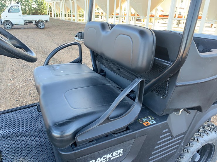 tracker-ox-400-utv-image-19