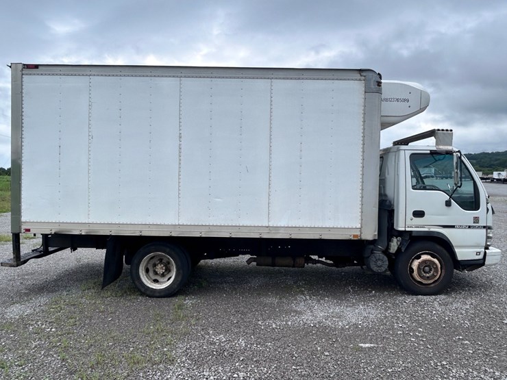 #230-•-2007-isuzu-refrigerated-16’-box-truck-image-9