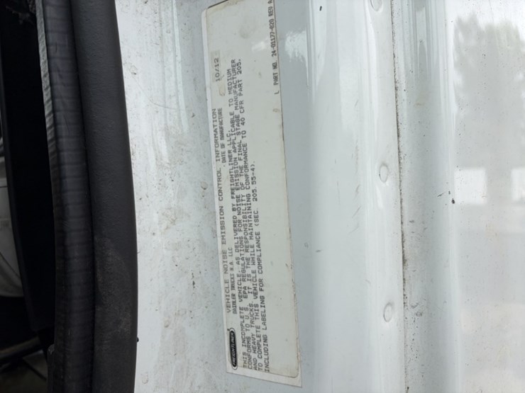 2013-freightliner-114sd-image-18