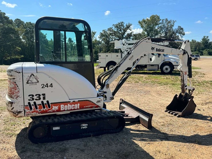 2002-bobcat-331-image-12