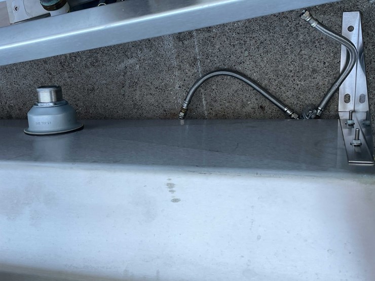 #9132-•-(3)-stainless-steel-sinks-with-eyewash-stations-(o3)-image-8