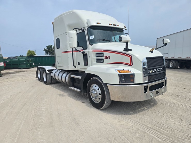 #25251-•-2020-mack-anthem-semi-sleeper-truck-image-19