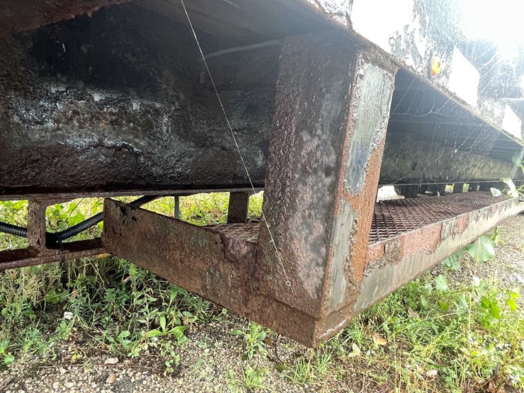 #10501-•-2016-delta-gooseneck-flatbed-(has-wi-title)-image-15