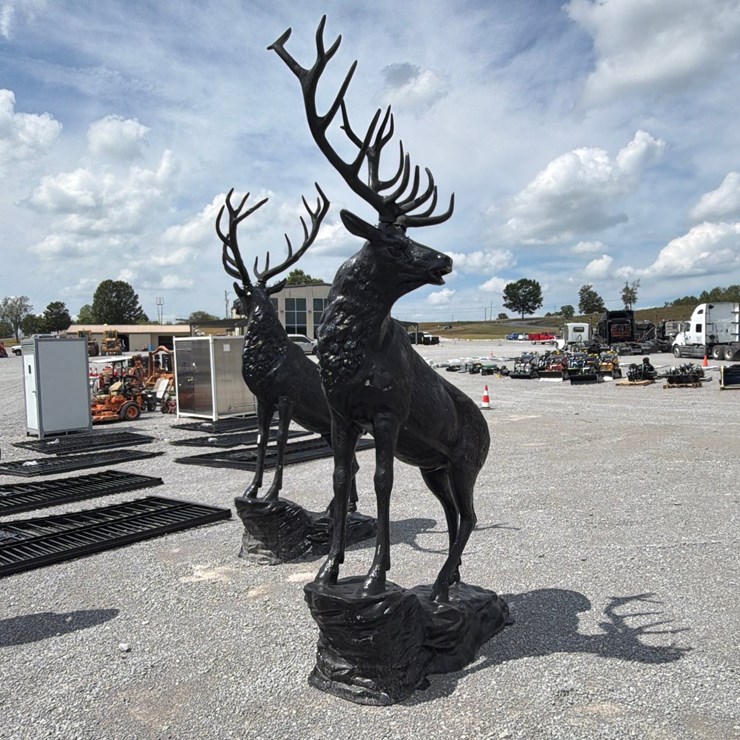#404 • MAJESTIC ELK STATUE