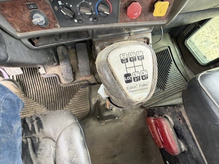 2006-kenworth-t800-image-30