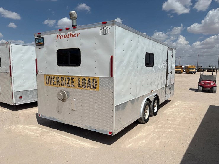 2013-middlebury-trailers-20’-x-100”-t/a-bumper-pull-doghouse-trailer-image-3