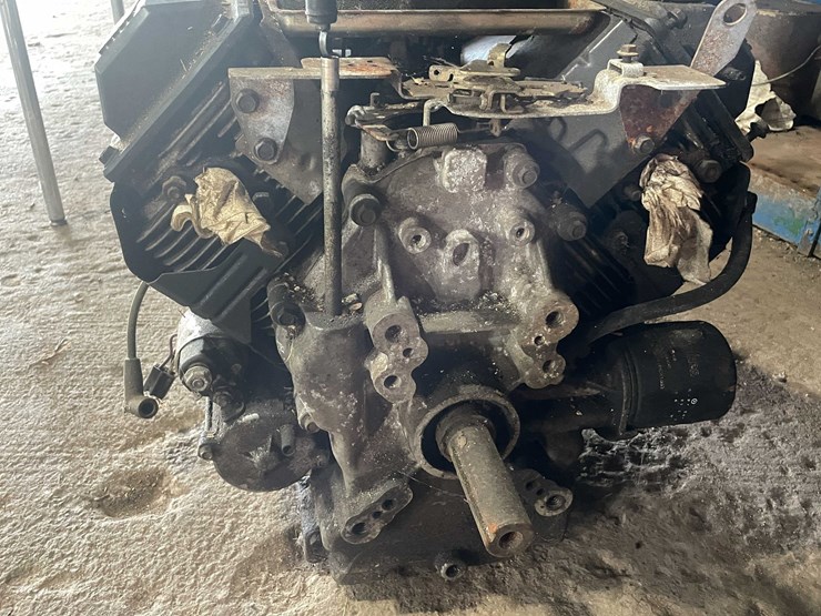 #1693-•-small-engine-image-4