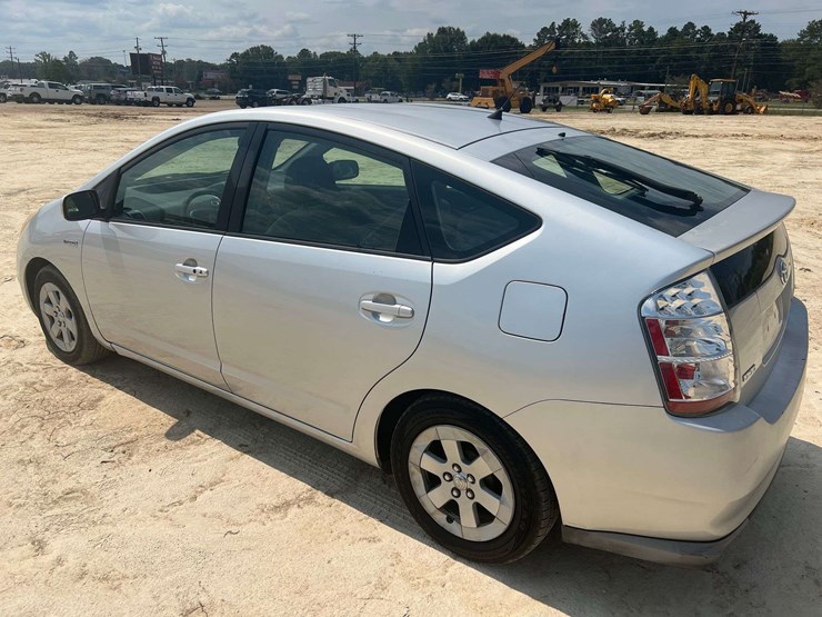 2009-toyota-prius-4-door-hybrid-sedan-(231,099-miles)-image-2