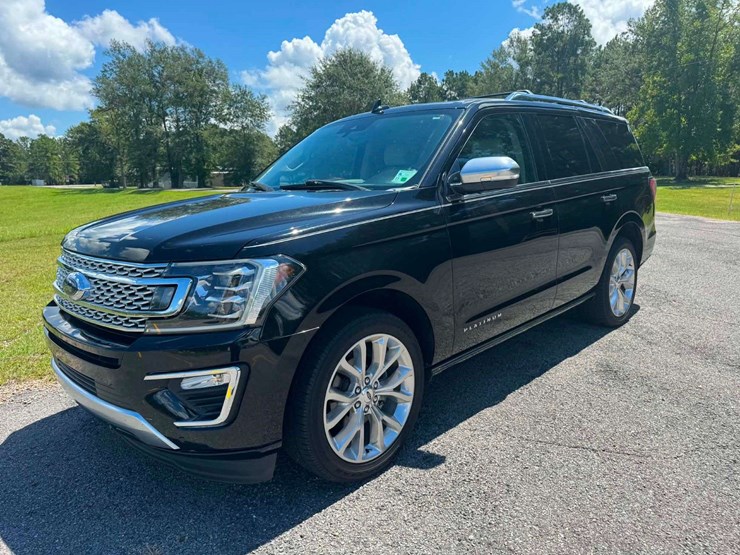 2019-ford-expedition-platinum-image-2