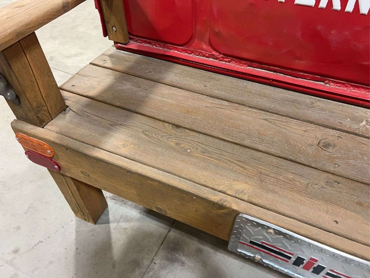 custom-international-harvester-tailgate-bench-image-9