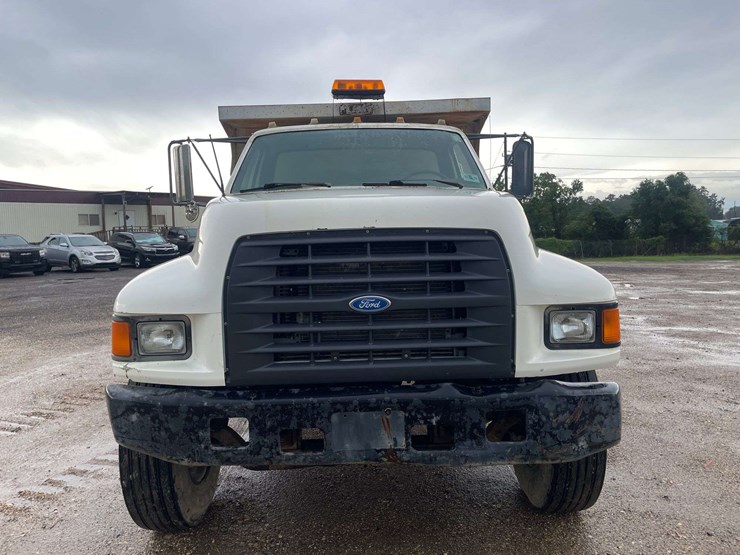 1997-ford-f800-image-6