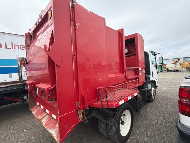 2008-gmc-w5500-image-3