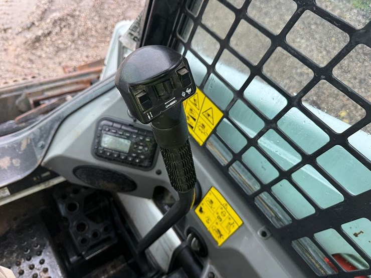 2024-bobcat-t450-image-24