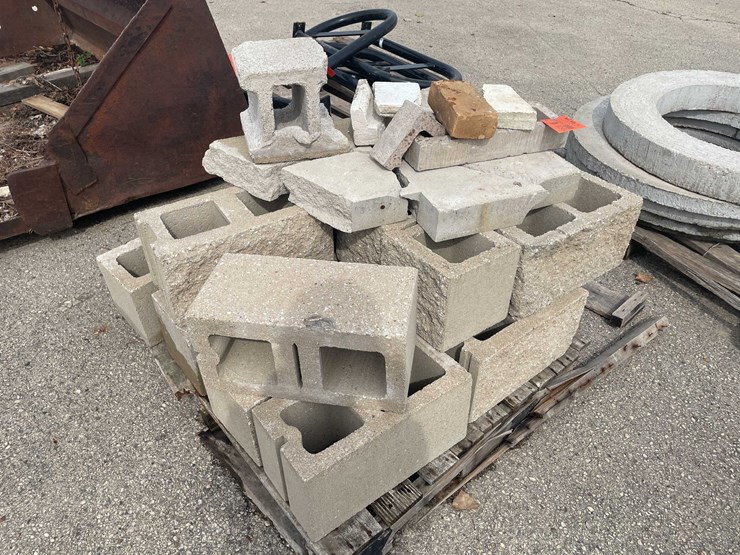 #10626-•-(3)-pallets-of-concrete-pieces-image-13
