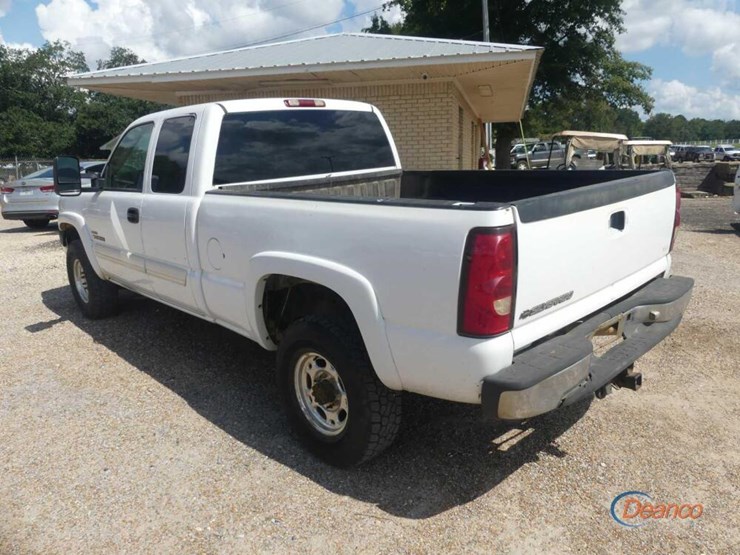 2006-chevrolet-2500hd-image-3