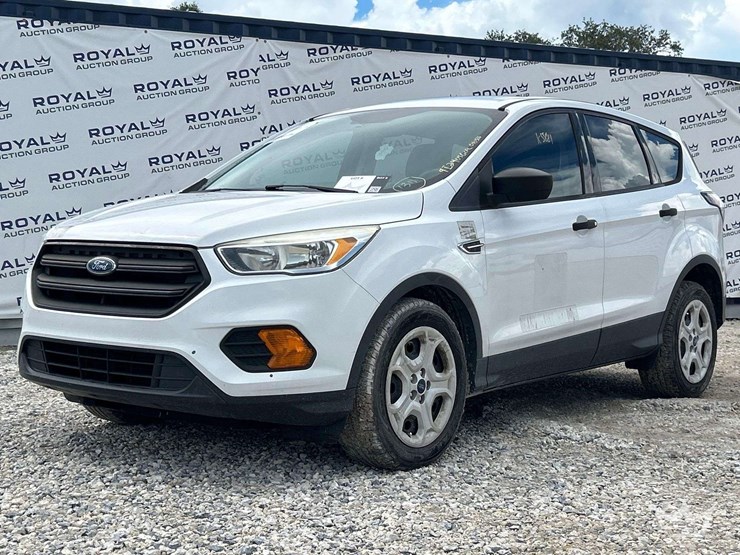 2017-ford-escape-image-1