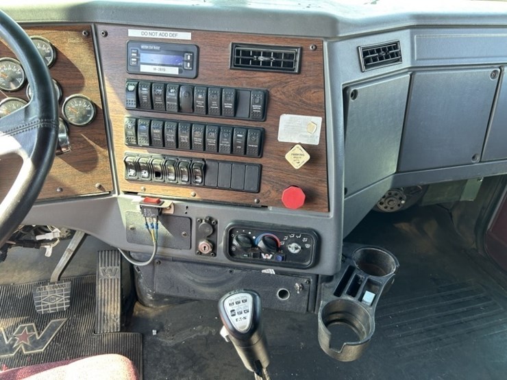 2012-western-star-4900-image-16