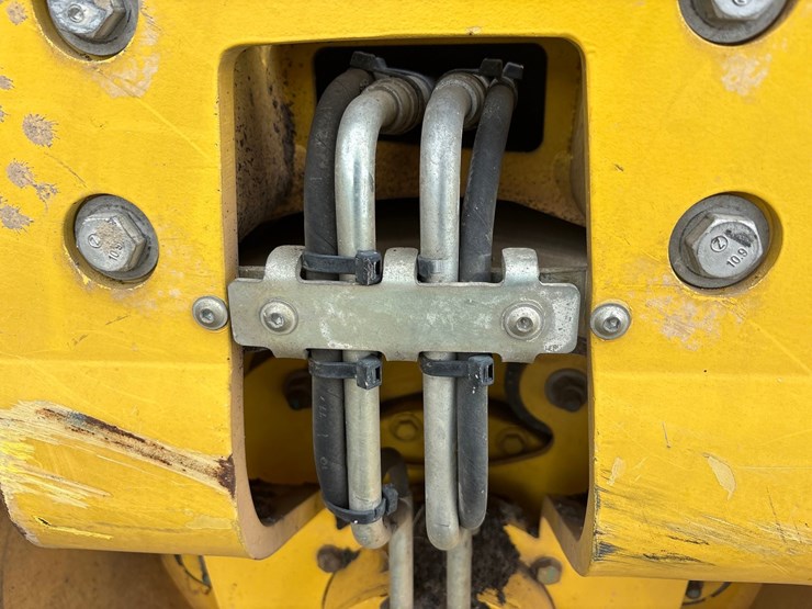 2011-bomag-bw120ad-4-image-48