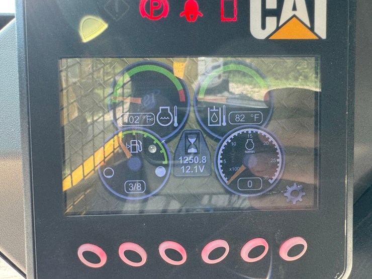 caterpillar-242d-image-40