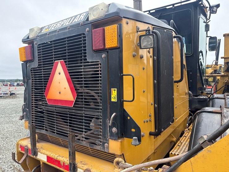 caterpillar-160m-awd-image-62