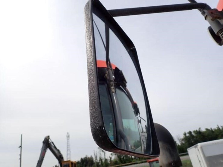 2019-kubota-m4-071-image-40