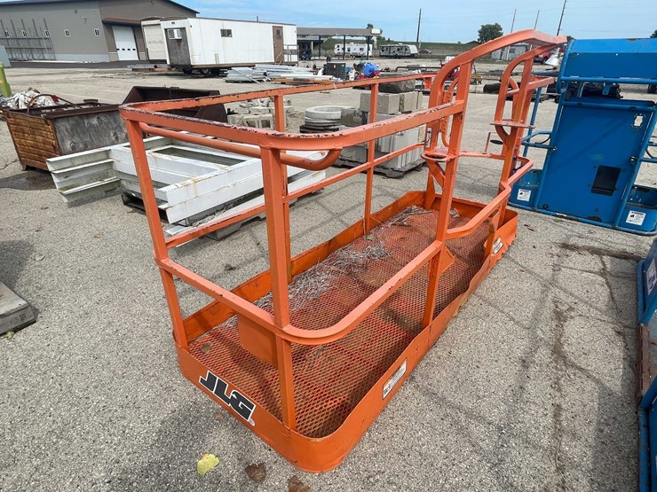 #10624-•-aerial-lift-platform-image-4