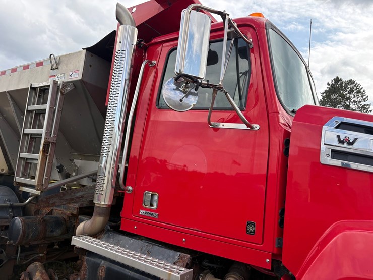 2018-western-star-4700sf-image-23