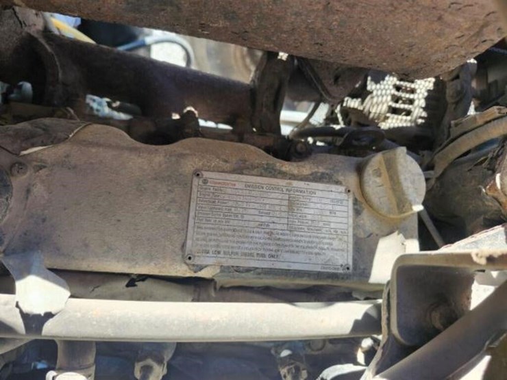 2013-mahindra-5010-hst-image-37