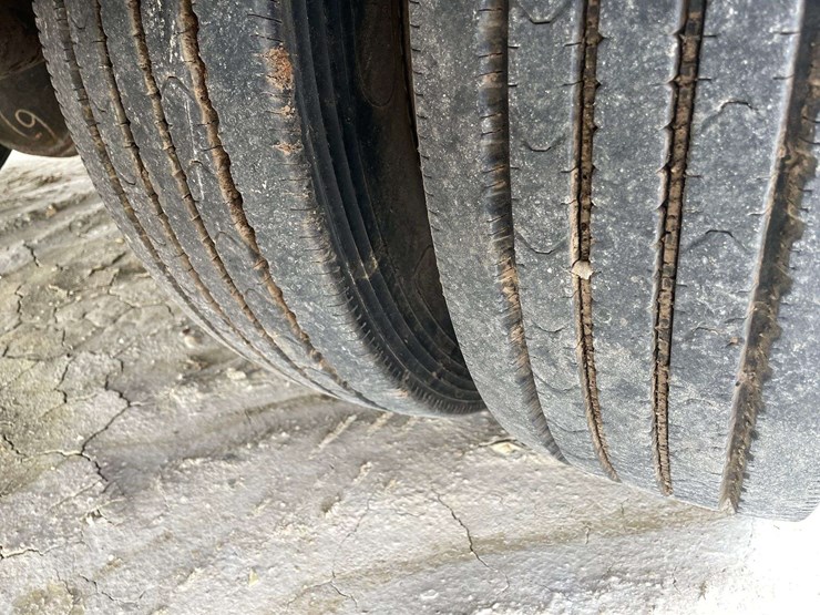 2005-ford-f550-image-23