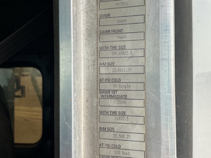 2012-kenworth-t800-image-21