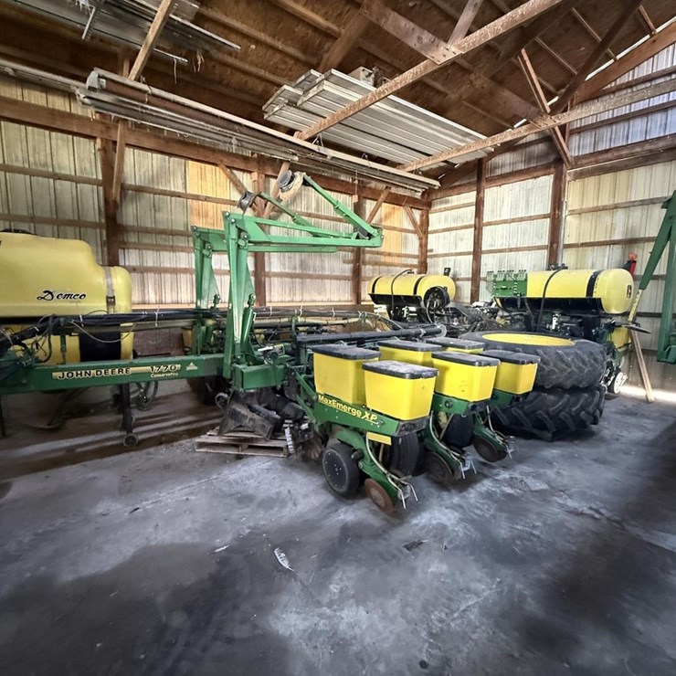 JOHN DEERE 1770