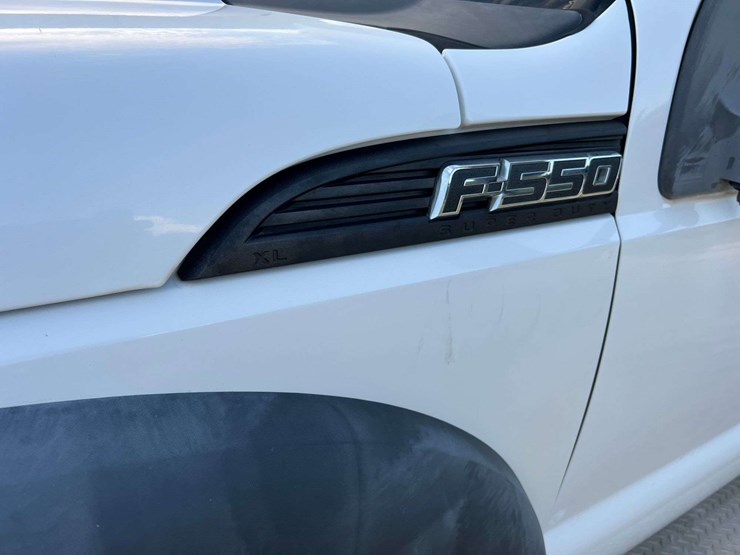 2013-ford-f550-image-11