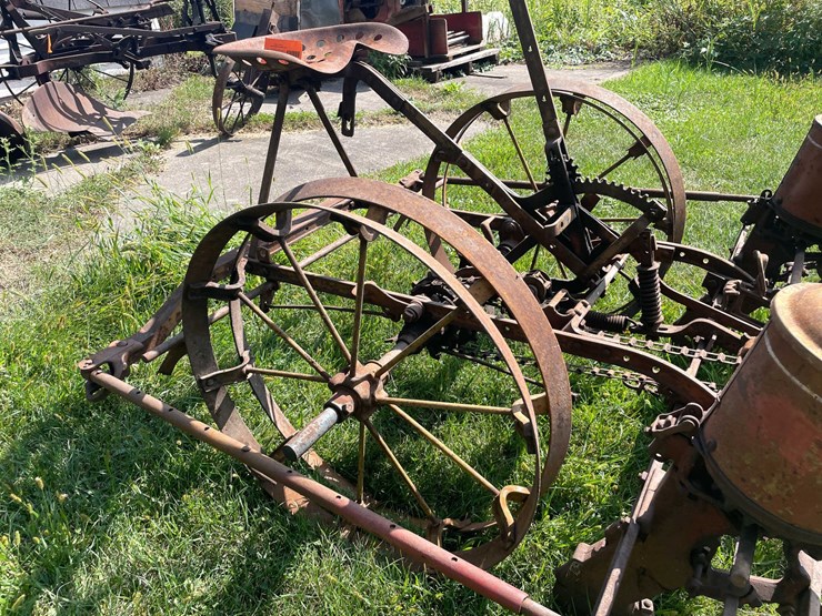#1622-•-antique-mccormick-corn-planter-image-7
