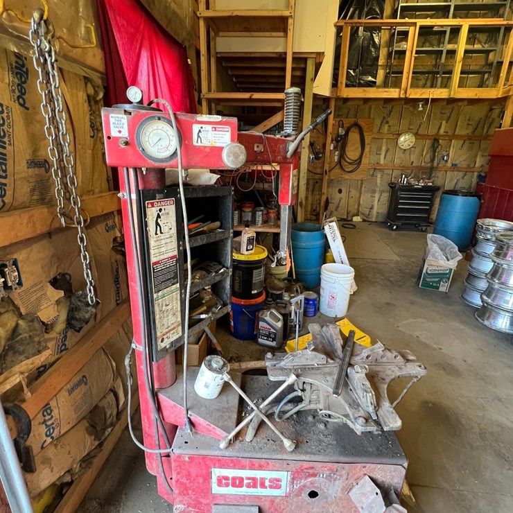 #5724 • Coats Tire Changer with Accessories