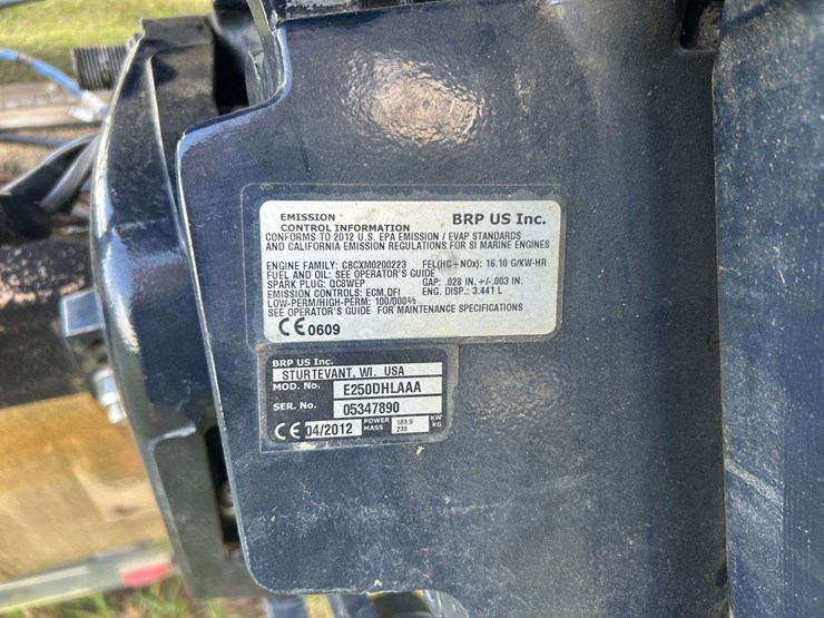 ranger-320v-bass-boat-w/2012-evinrude-250hp-&-trailer-image-48