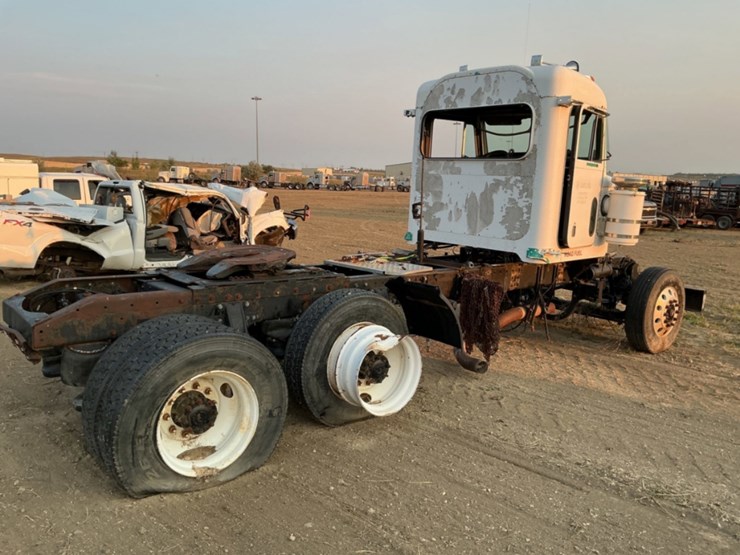 2003-peterbilt-378-image-5