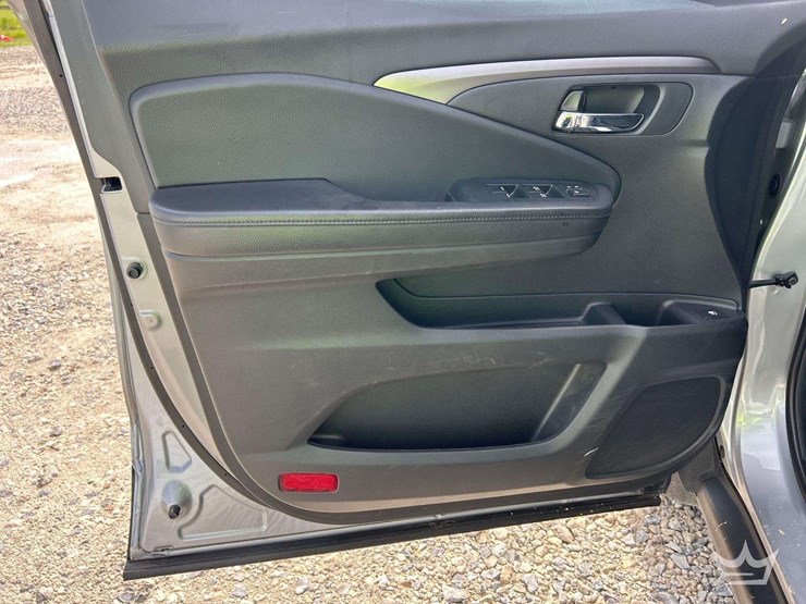2022-honda-pilot-image-8