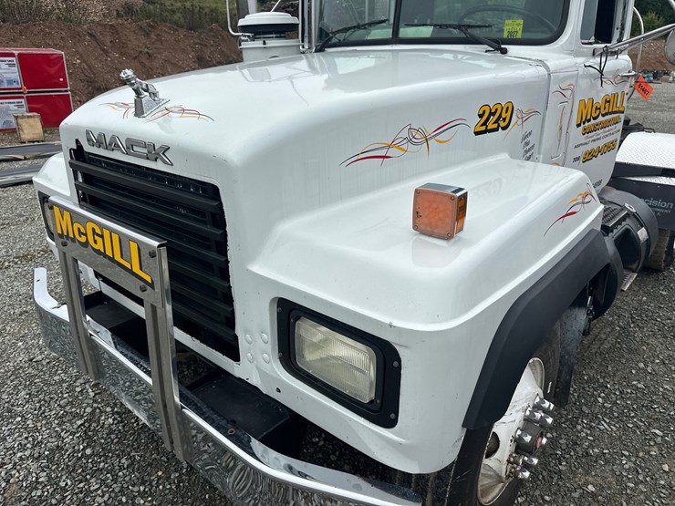 #61467-•-1991-mack-rd360s-day-cab-truck-tractor-image-9