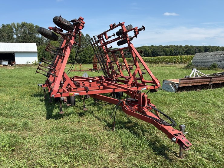 case-ih-4800-image-1